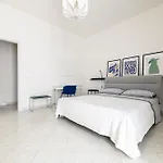 Apartamento Casa Ue' Ue' - Piazza Dante & Wi-fi