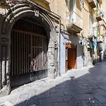 Casa Ue' Ue' - Piazza Dante & Wi-fi * Nápoles
