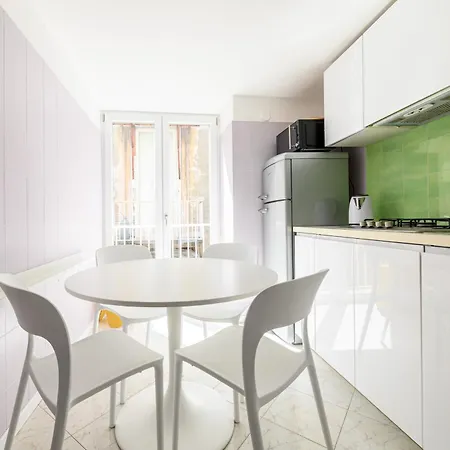 Casa Ue' Ue' - Piazza Dante Napoli