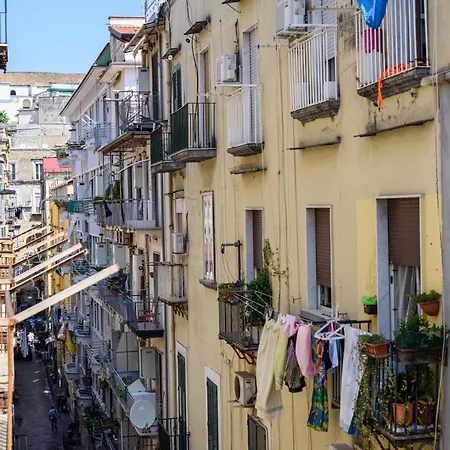 Casa Ue' Ue' - Piazza Dante Napoli