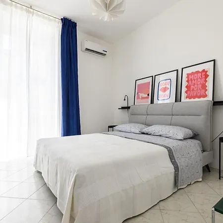 Apartament Casa Ue' Ue' - Piazza Dante & Wi-fi *