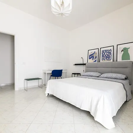 Apartament Casa Ue' Ue' - Piazza Dante & Wi-fi