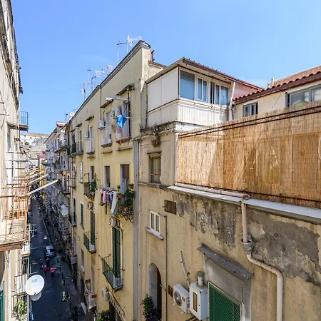 Casa Ue' Ue' - Piazza Dante & Wi-fi Apartament Neapol